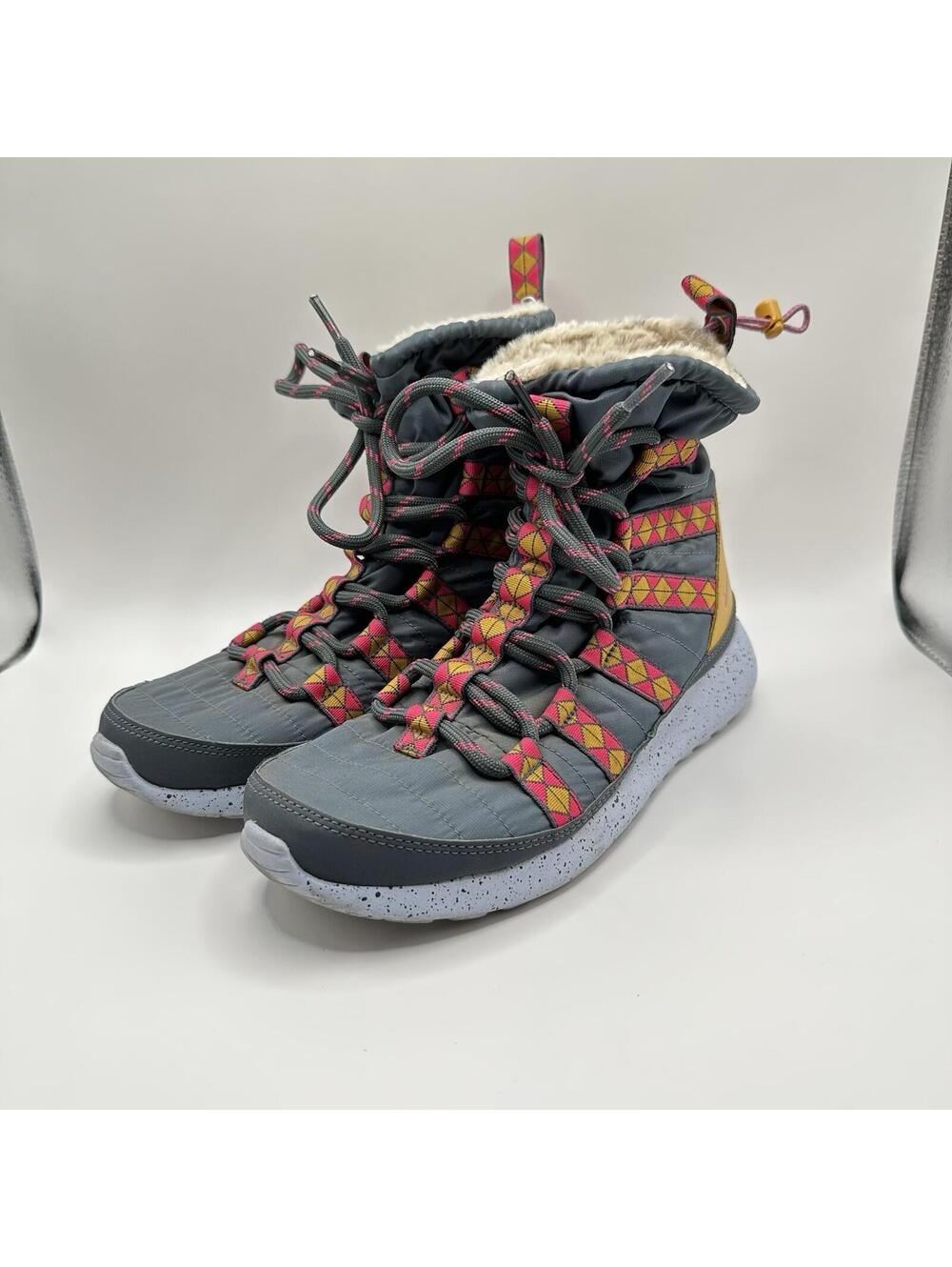 Nike Roshe Run Hi SneakerBoot Shoes Womens Size 7 Winter 616724-400 Boots